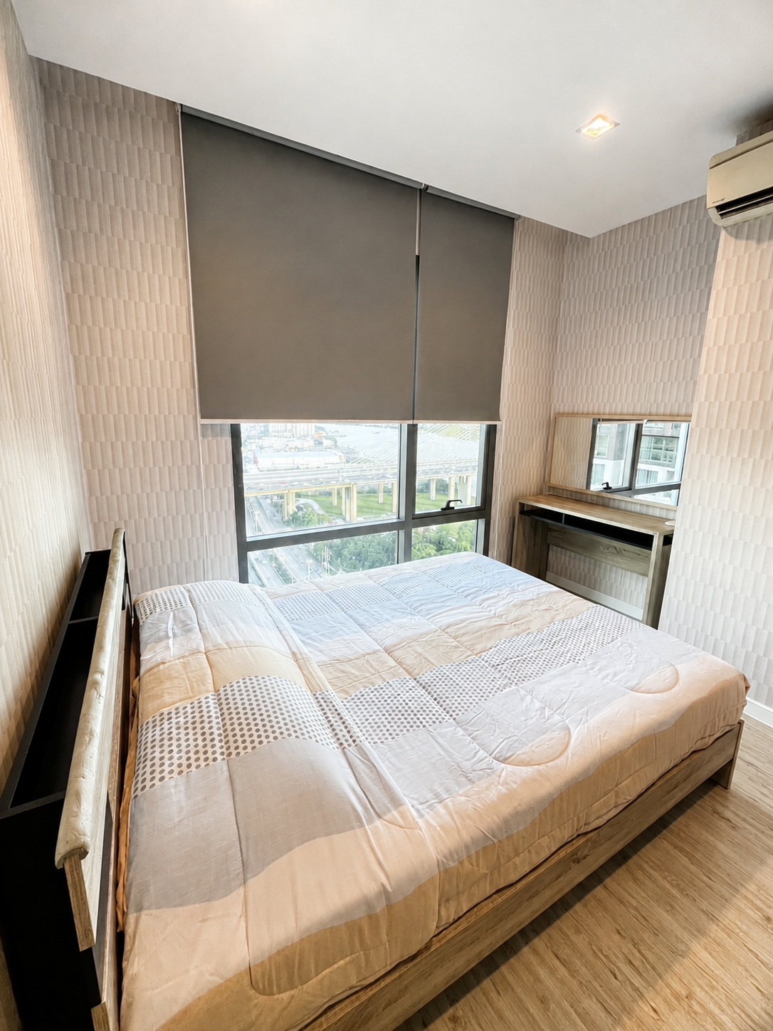 Second furnished bedroom